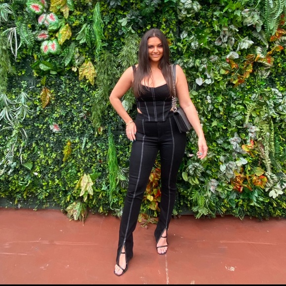 Black denim flare out pants from Zara - Picture 3 of 7